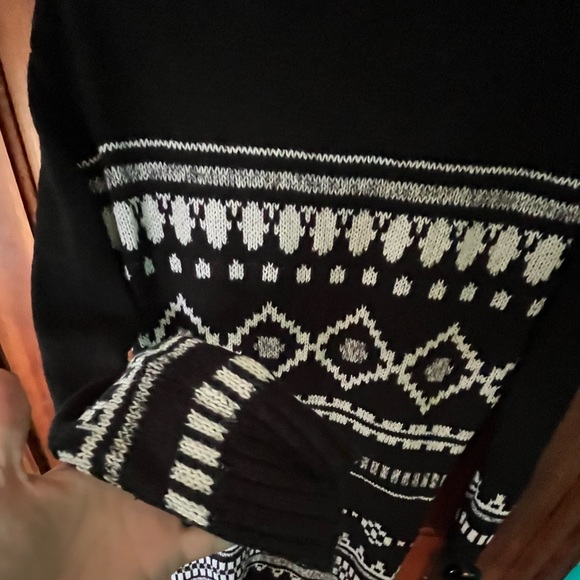 OLD NAVY BLACK SWEATER DRESS. - Picture 6 of 6